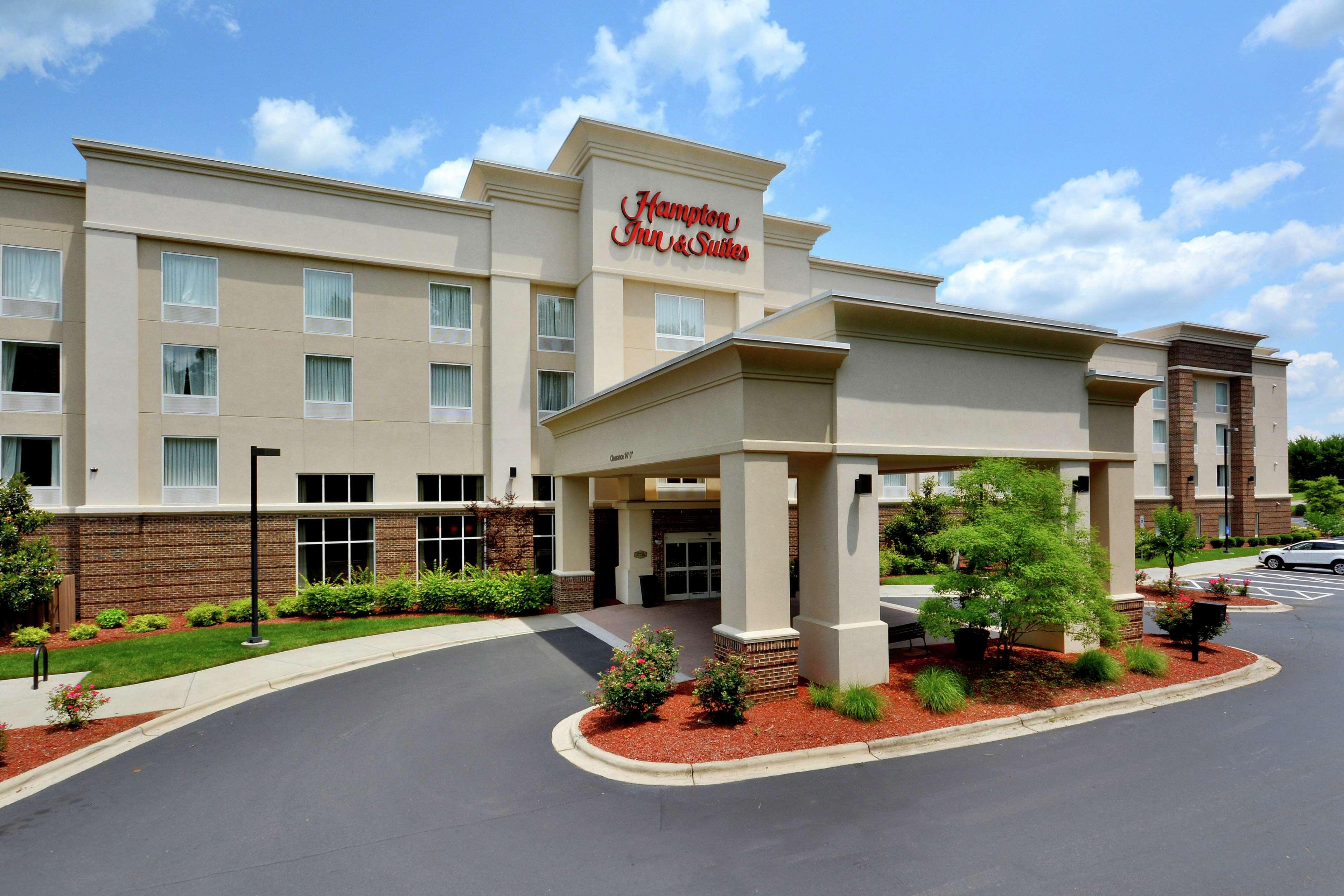 Hampton Inn & Suites Huntersville Exterior photo