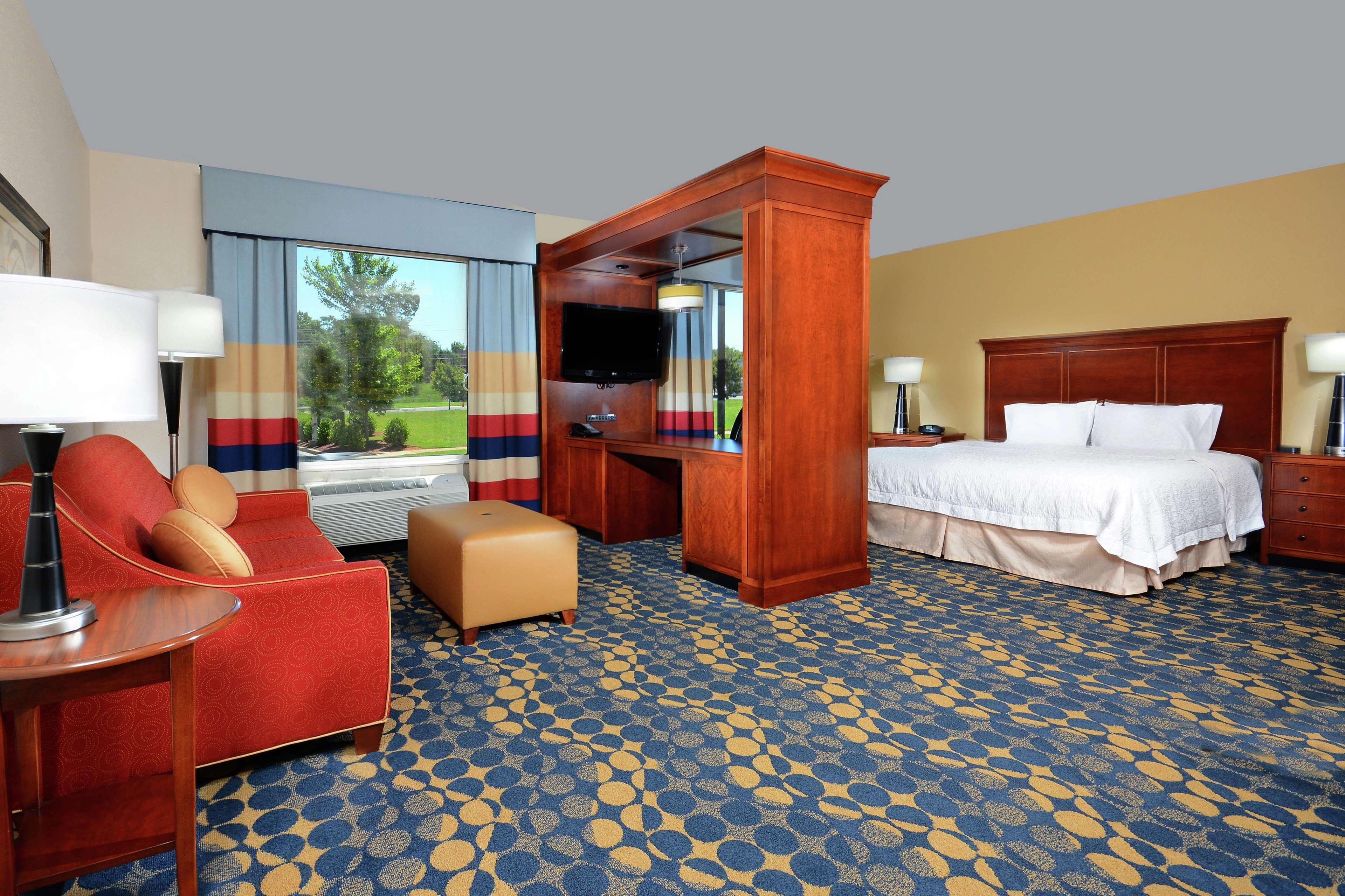 Hampton Inn & Suites Huntersville Exterior photo