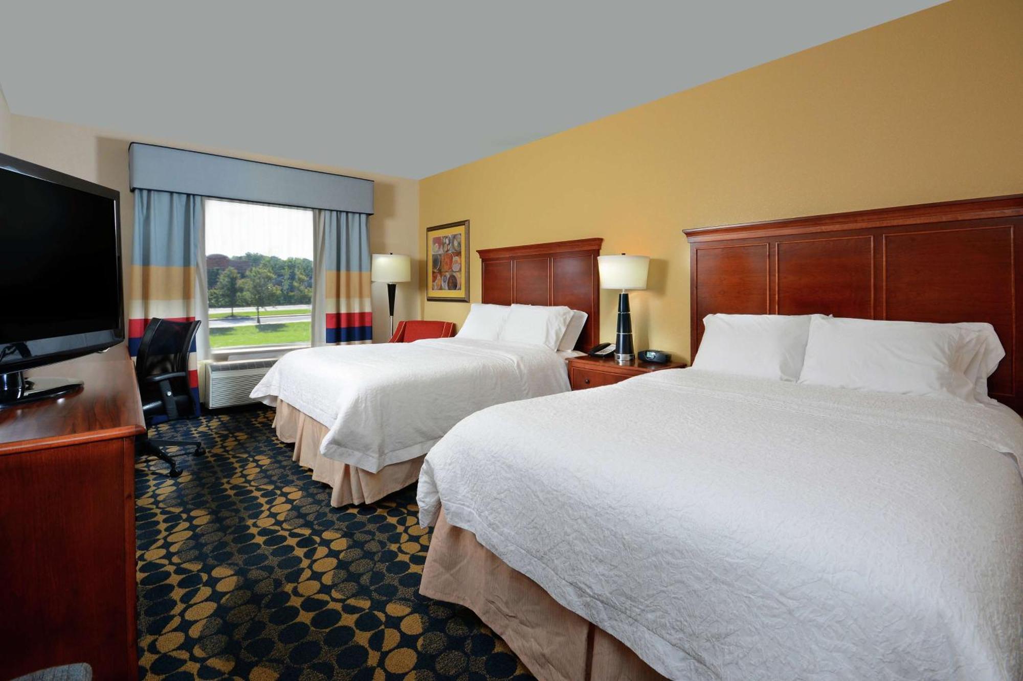 Hampton Inn & Suites Huntersville Exterior photo