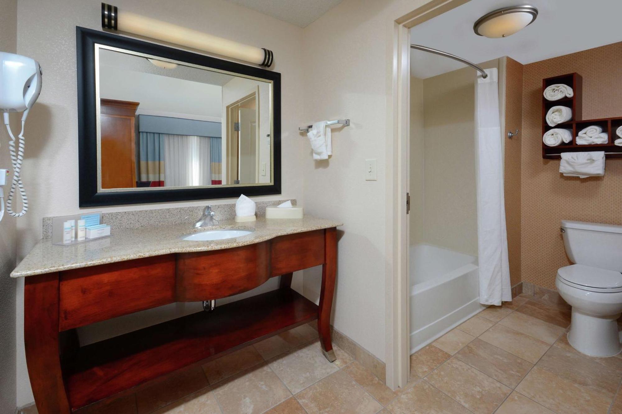 Hampton Inn & Suites Huntersville Exterior photo