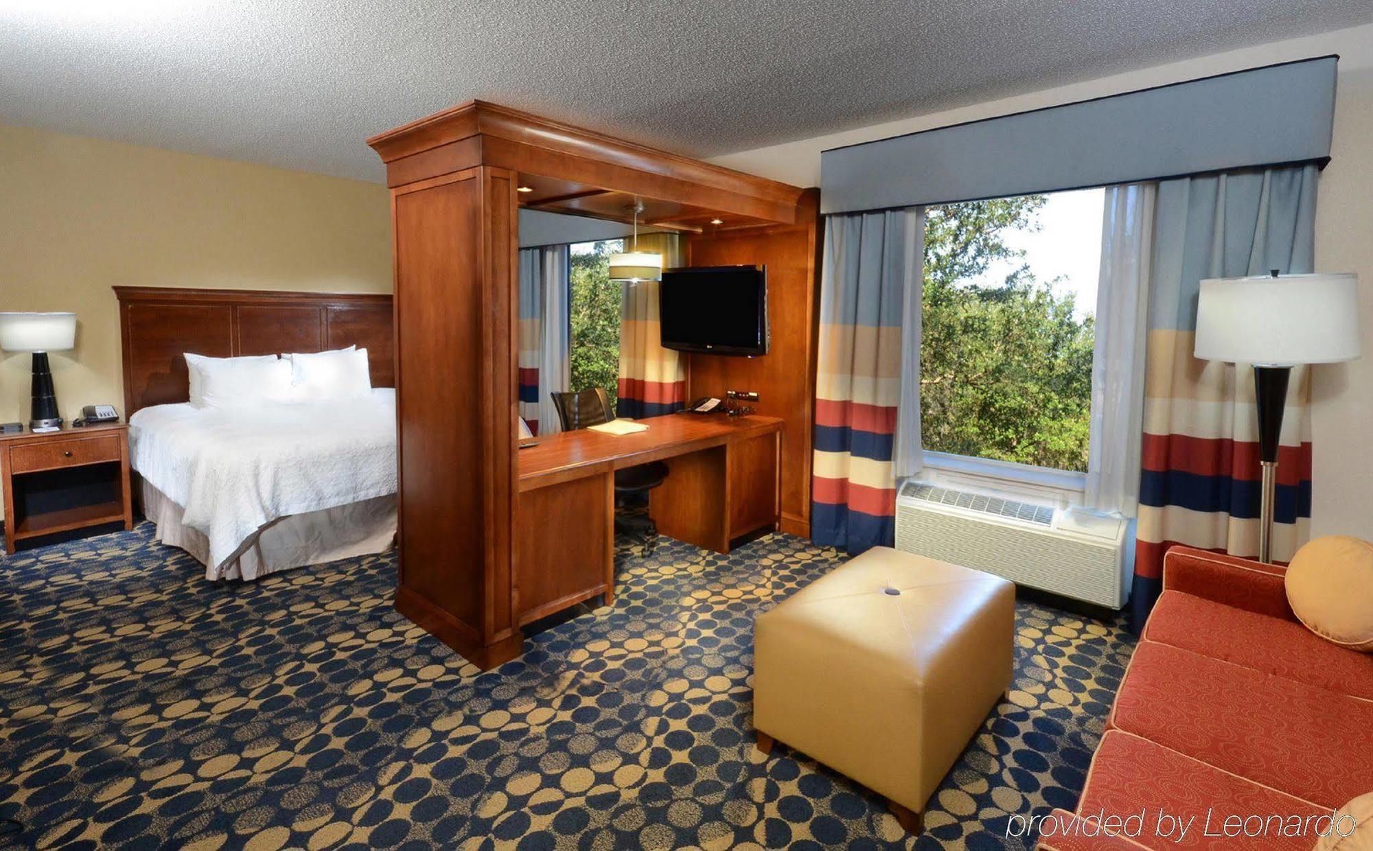 Hampton Inn & Suites Huntersville Exterior photo