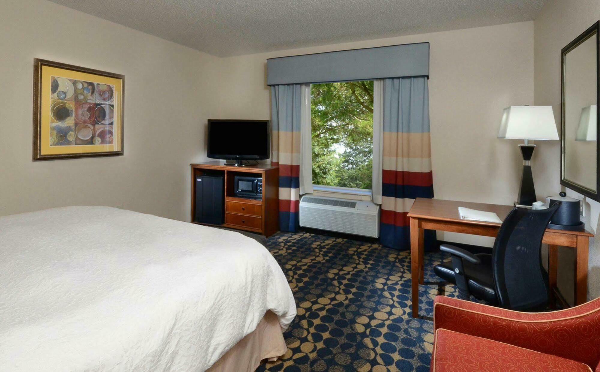 Hampton Inn & Suites Huntersville Exterior photo